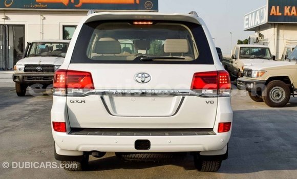 Buy Import Toyota Land Cruiser White Car in Import - Dubai in Conakry Buy Import Toyota Land Cruiser White Car in Import - Dubai in Conakry