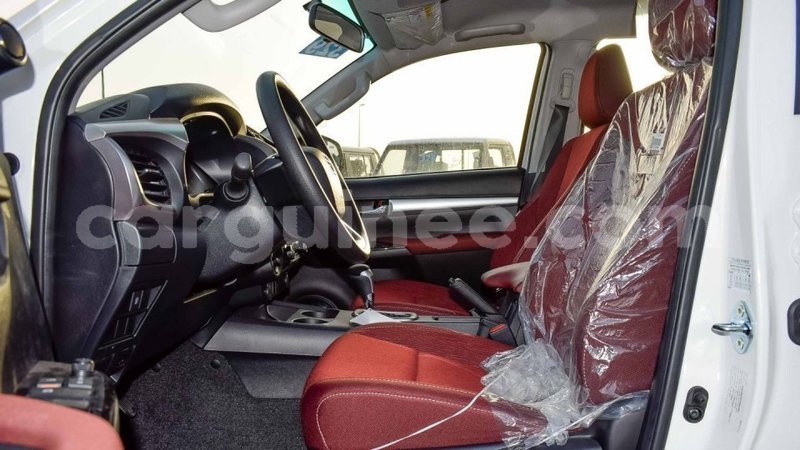 Big with watermark toyota hilux conakry import dubai 4826