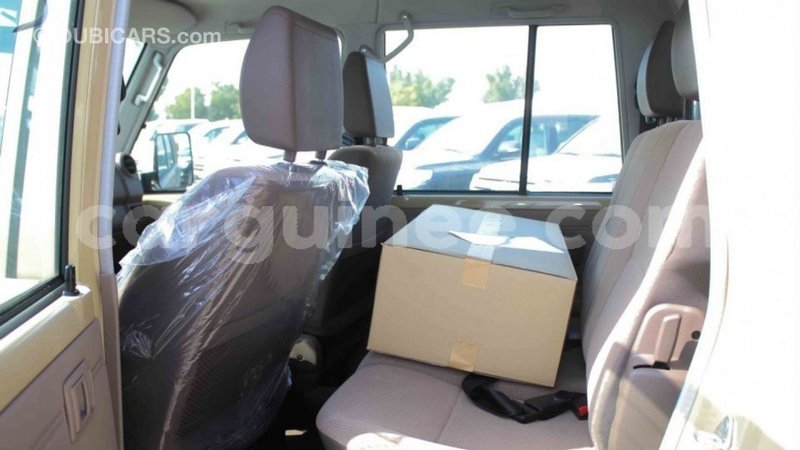 Big with watermark toyota land cruiser conakry import dubai 4828