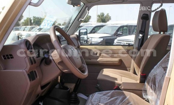 Buy Import Toyota Land Cruiser Beige Car in Import - Dubai in Conakry Buy Import Toyota Land Cruiser Beige Car in Import - Dubai in Conakry