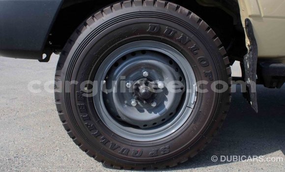Buy Import Toyota Land Cruiser Beige Car in Import - Dubai in Conakry Buy Import Toyota Land Cruiser Beige Car in Import - Dubai in Conakry