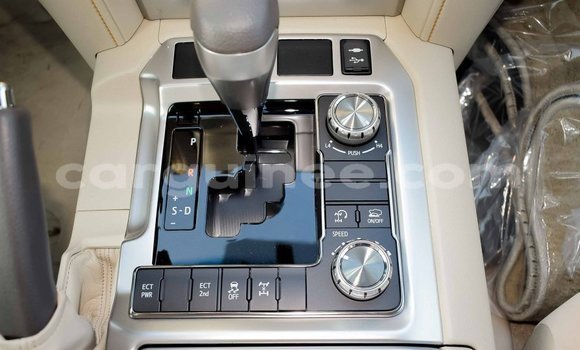 Buy Import Toyota Land Cruiser White Car in Import - Dubai in Conakry Buy Import Toyota Land Cruiser White Car in Import - Dubai in Conakry