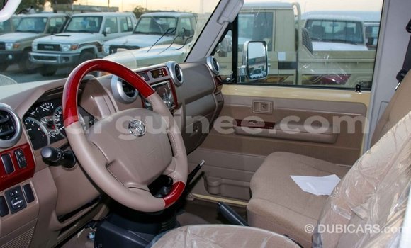 Buy Import Toyota Land Cruiser Beige Car in Import - Dubai in Conakry Buy Import Toyota Land Cruiser Beige Car in Import - Dubai in Conakry