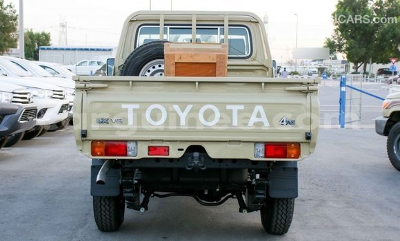 Buy Import Toyota Land Cruiser Beige Car in Import - Dubai in Conakry Buy Import Toyota Land Cruiser Beige Car in Import - Dubai in Conakry