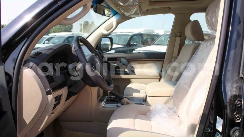 Big with watermark toyota land cruiser conakry import dubai 4835