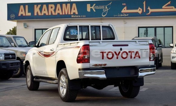 Acheter Import Voiture Toyota Hilux Blanc à Import - Dubai, Conakry Acheter Import Voiture Toyota Hilux Blanc à Import - Dubai, Conakry