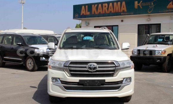 Buy Import Toyota Land Cruiser White Car in Import - Dubai in Conakry Buy Import Toyota Land Cruiser White Car in Import - Dubai in Conakry