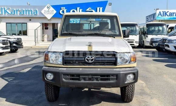 Buy Import Toyota Land Cruiser Beige Car in Import - Dubai in Conakry Buy Import Toyota Land Cruiser Beige Car in Import - Dubai in Conakry
