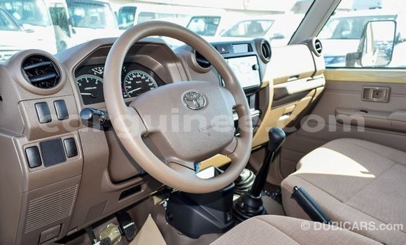 Buy Import Toyota Land Cruiser Beige Car in Import - Dubai in Conakry Buy Import Toyota Land Cruiser Beige Car in Import - Dubai in Conakry