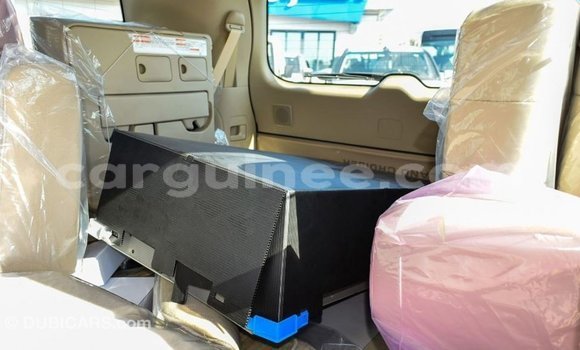 Acheter Import Voiture Toyota Land Cruiser Blanc à Import - Dubai, Conakry Acheter Import Voiture Toyota Land Cruiser Blanc à Import - Dubai, Conakry