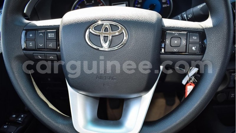 Big with watermark toyota hilux conakry import dubai 4842