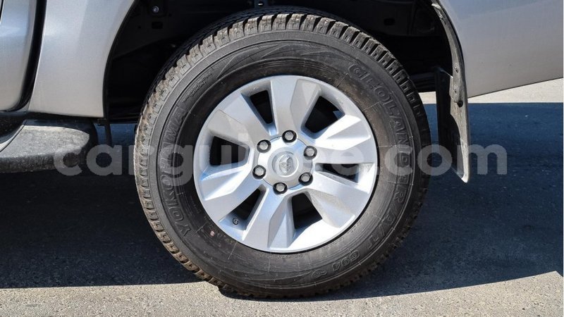 Big with watermark toyota hilux conakry import dubai 4842