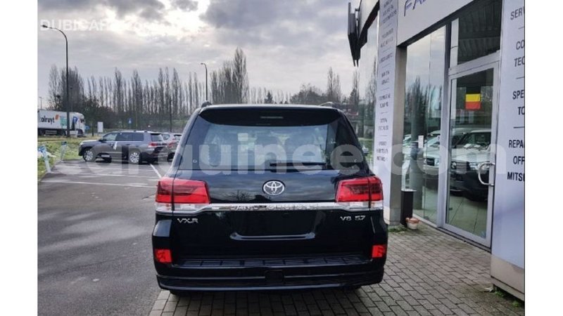 Big with watermark toyota land cruiser conakry import dubai 4843