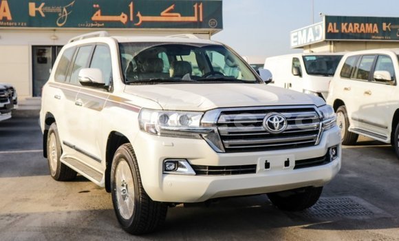 Buy Import Toyota Land Cruiser White Car in Import - Dubai in Conakry Buy Import Toyota Land Cruiser White Car in Import - Dubai in Conakry