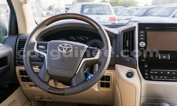 Buy Import Toyota Land Cruiser White Car in Import - Dubai in Conakry Buy Import Toyota Land Cruiser White Car in Import - Dubai in Conakry