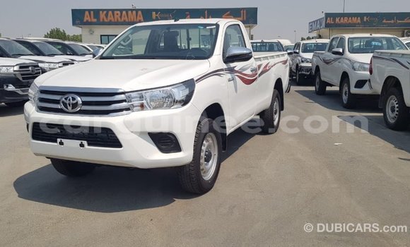 Acheter Import Voiture Toyota Hilux Blanc à Import - Dubai, Conakry Acheter Import Voiture Toyota Hilux Blanc à Import - Dubai, Conakry