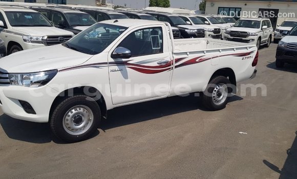 Acheter Import Voiture Toyota Hilux Blanc à Import - Dubai, Conakry Acheter Import Voiture Toyota Hilux Blanc à Import - Dubai, Conakry