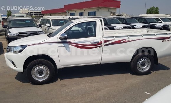 Acheter Import Voiture Toyota Hilux Blanc à Import - Dubai, Conakry Acheter Import Voiture Toyota Hilux Blanc à Import - Dubai, Conakry