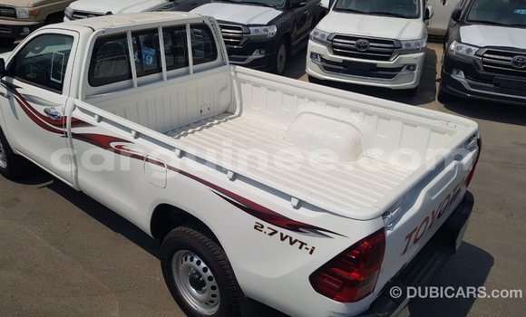 Acheter Import Voiture Toyota Hilux Blanc à Import - Dubai, Conakry Acheter Import Voiture Toyota Hilux Blanc à Import - Dubai, Conakry