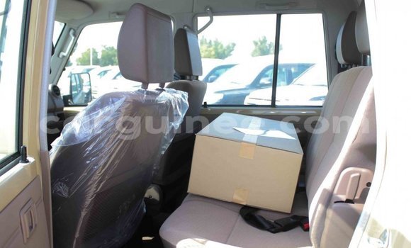 Buy Import Toyota Land Cruiser Beige Car in Import - Dubai in Conakry Buy Import Toyota Land Cruiser Beige Car in Import - Dubai in Conakry