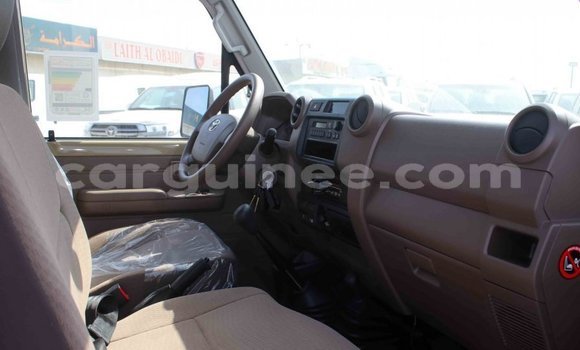 Buy Import Toyota Land Cruiser Beige Car in Import - Dubai in Conakry Buy Import Toyota Land Cruiser Beige Car in Import - Dubai in Conakry