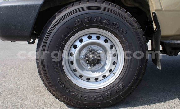 Buy Import Toyota Land Cruiser Beige Car in Import - Dubai in Conakry Buy Import Toyota Land Cruiser Beige Car in Import - Dubai in Conakry