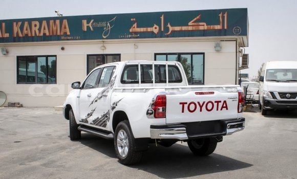 Acheter Import Voiture Toyota Hilux Blanc à Import - Dubai, Conakry Acheter Import Voiture Toyota Hilux Blanc à Import - Dubai, Conakry
