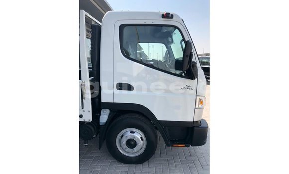 Buy Import Mitsubishi Carisma White Car in Import - Dubai in Conakry Buy Import Mitsubishi Carisma White Car in Import - Dubai in Conakry