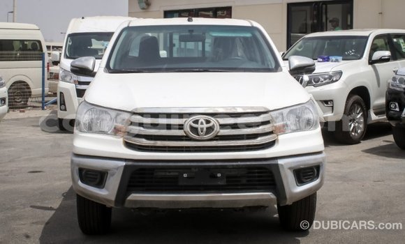 Acheter Import Voiture Toyota Hilux Blanc à Import - Dubai, Conakry Acheter Import Voiture Toyota Hilux Blanc à Import - Dubai, Conakry