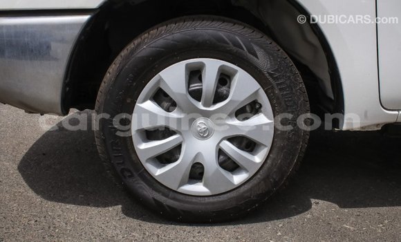 Acheter Import Voiture Toyota Hilux Blanc à Import - Dubai, Conakry Acheter Import Voiture Toyota Hilux Blanc à Import - Dubai, Conakry