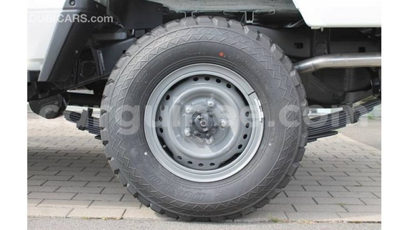 Big with watermark toyota land cruiser conakry import dubai 4870