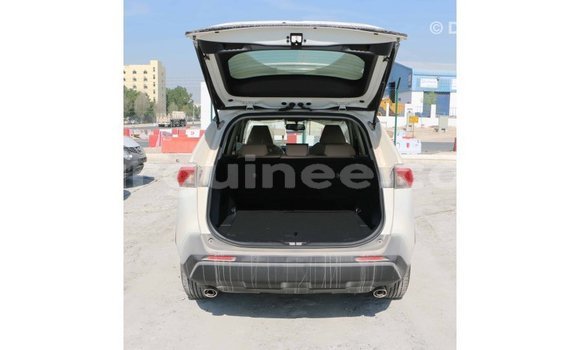 Buy Import Toyota 4Runner White Car in Import - Dubai in Conakry Buy Import Toyota 4Runner White Car in Import - Dubai in Conakry