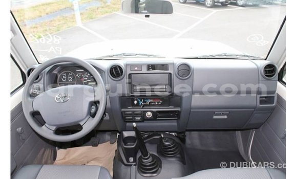 Buy Import Toyota Land Cruiser White Car in Import - Dubai in Conakry Buy Import Toyota Land Cruiser White Car in Import - Dubai in Conakry