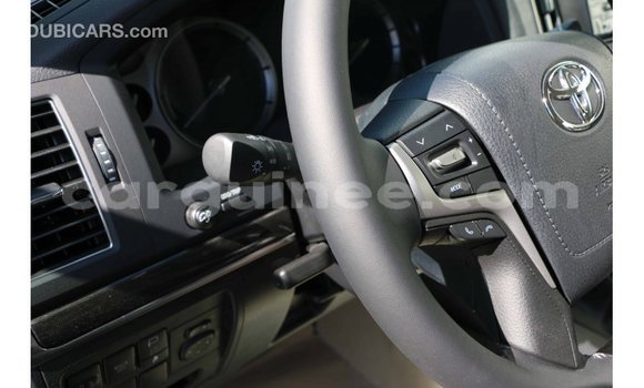 Buy Import Toyota Land Cruiser Black Car in Import - Dubai in Conakry Buy Import Toyota Land Cruiser Black Car in Import - Dubai in Conakry