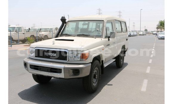 Buy Import Toyota Land Cruiser White Car in Import - Dubai in Conakry Buy Import Toyota Land Cruiser White Car in Import - Dubai in Conakry