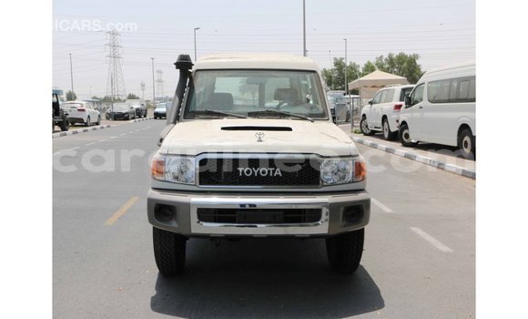 Buy Import Toyota Land Cruiser White Car in Import - Dubai in Conakry Buy Import Toyota Land Cruiser White Car in Import - Dubai in Conakry