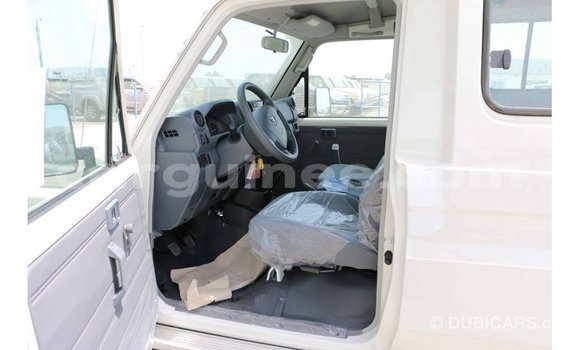 Buy Import Toyota Land Cruiser White Car in Import - Dubai in Conakry Buy Import Toyota Land Cruiser White Car in Import - Dubai in Conakry
