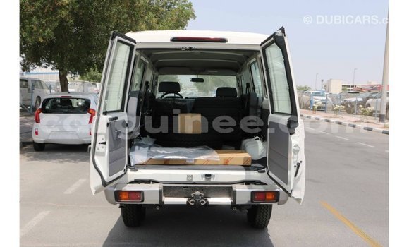 Buy Import Toyota Land Cruiser White Car in Import - Dubai in Conakry Buy Import Toyota Land Cruiser White Car in Import - Dubai in Conakry