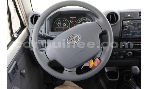 Buy Import Toyota Land Cruiser White Car in Import - Dubai in Conakry Buy Import Toyota Land Cruiser White Car in Import - Dubai in Conakry
