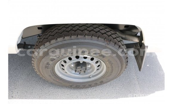Buy Import Toyota Land Cruiser White Car in Import - Dubai in Conakry Buy Import Toyota Land Cruiser White Car in Import - Dubai in Conakry