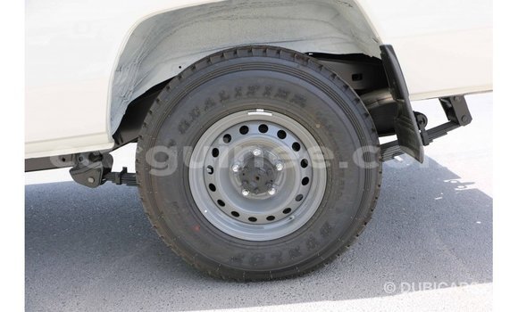 Buy Import Toyota Land Cruiser White Car in Import - Dubai in Conakry Buy Import Toyota Land Cruiser White Car in Import - Dubai in Conakry