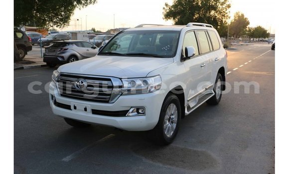 Buy Import Toyota Land Cruiser White Car in Import - Dubai in Conakry Buy Import Toyota Land Cruiser White Car in Import - Dubai in Conakry