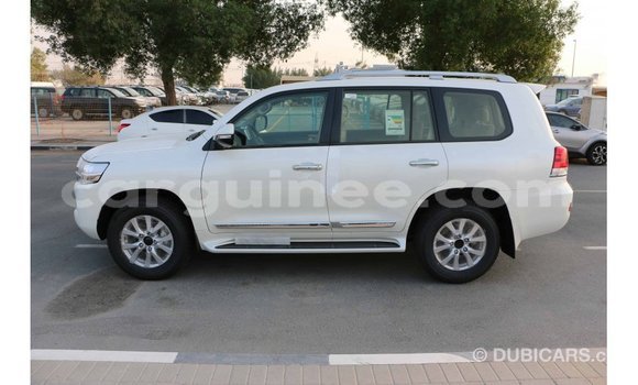 Buy Import Toyota Land Cruiser White Car in Import - Dubai in Conakry Buy Import Toyota Land Cruiser White Car in Import - Dubai in Conakry