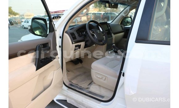 Buy Import Toyota Land Cruiser White Car in Import - Dubai in Conakry Buy Import Toyota Land Cruiser White Car in Import - Dubai in Conakry