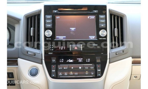 Buy Import Toyota Land Cruiser White Car in Import - Dubai in Conakry Buy Import Toyota Land Cruiser White Car in Import - Dubai in Conakry