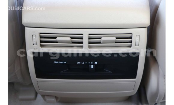 Buy Import Toyota Land Cruiser White Car in Import - Dubai in Conakry Buy Import Toyota Land Cruiser White Car in Import - Dubai in Conakry