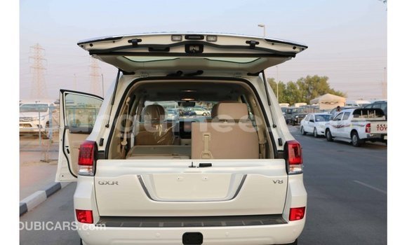 Buy Import Toyota Land Cruiser White Car in Import - Dubai in Conakry Buy Import Toyota Land Cruiser White Car in Import - Dubai in Conakry