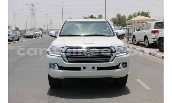 Buy Import Toyota Land Cruiser White Car in Import - Dubai in Conakry Buy Import Toyota Land Cruiser White Car in Import - Dubai in Conakry