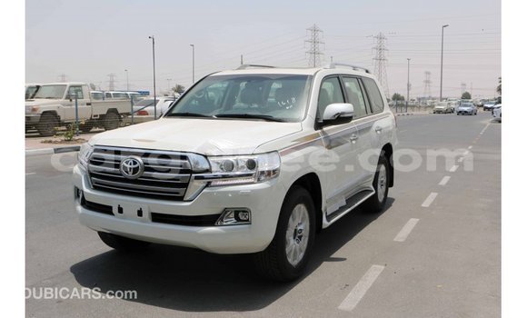 Buy Import Toyota Land Cruiser White Car in Import - Dubai in Conakry Buy Import Toyota Land Cruiser White Car in Import - Dubai in Conakry