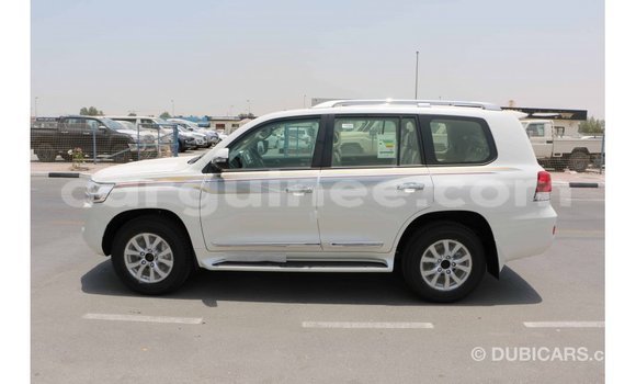Buy Import Toyota Land Cruiser White Car in Import - Dubai in Conakry Buy Import Toyota Land Cruiser White Car in Import - Dubai in Conakry